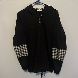 Women’s comfy pullover, black/white checker accents